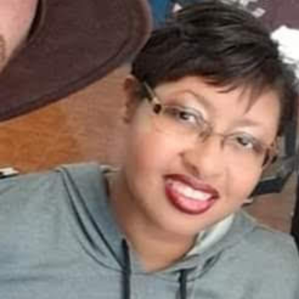 Meet your Posher, Denisha